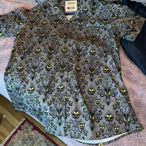 RSVLTS Shirt - wall creeps haunted mansion - women’s large